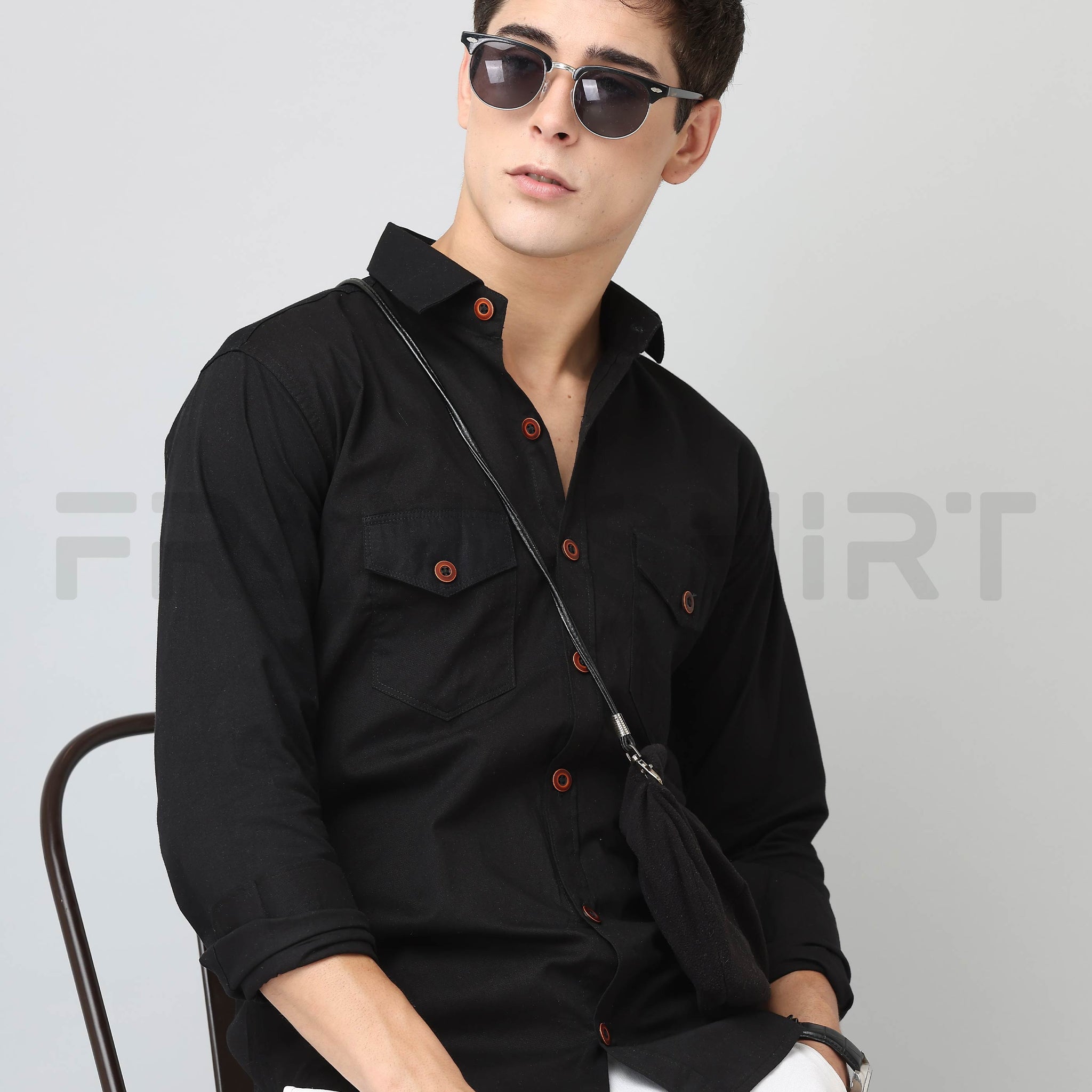 Frankshirt Double Pocket Black Solid Tailored Fit Cotton Casual Shirt for Man